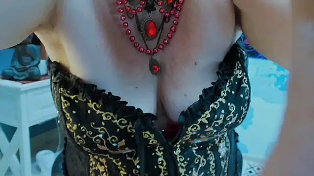 LilaMaharani live cam on StripChat