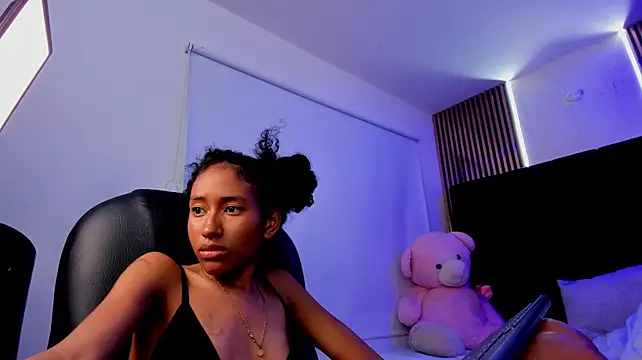 vicky_castillo live cam on StripChat