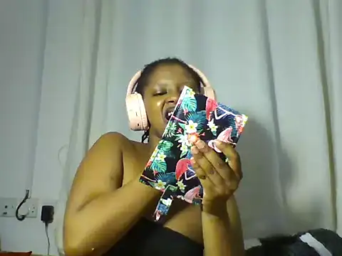 Jiggle_assie live cam on StripChat
