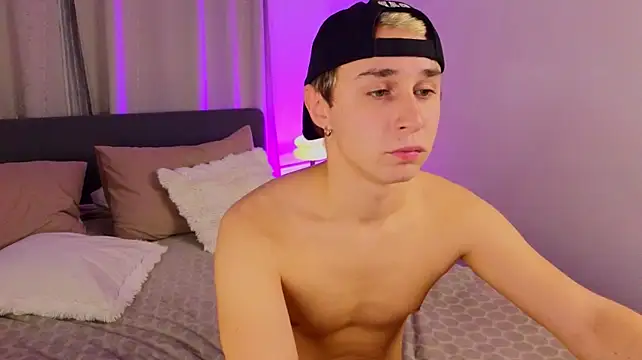 e1v1s live cam on StripChat