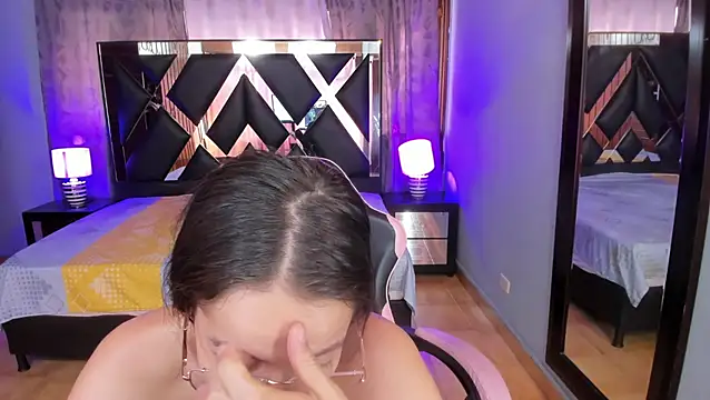 Linda4Petite