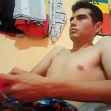 Ortiz3404 live cam on StripChat