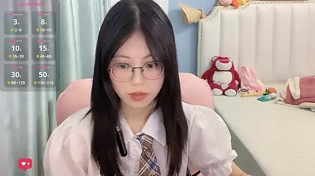 Luna-666 live cam on StripChat