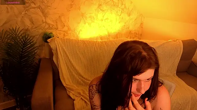 Ester_Henderson live cam on StripChat