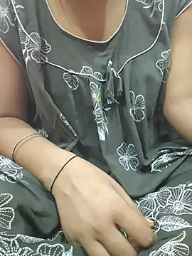 LovlyGupta000 live cam on StripChat