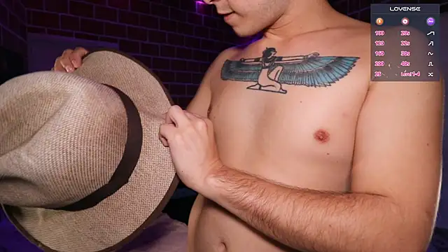 Ryan_picato live cam on StripChat