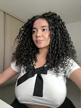 curlyierr (F young) - UNDRESS AND GET NAKED
