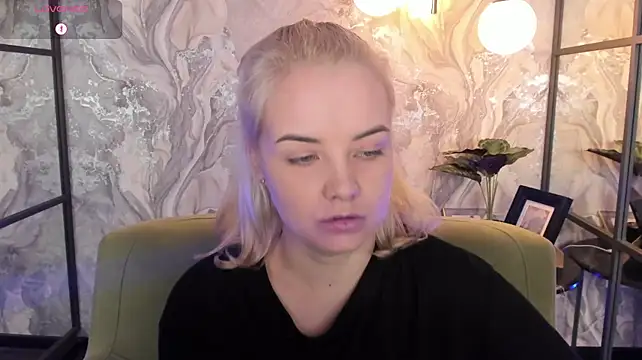 StephanieSweety live cam on StripChat