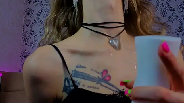 Aria_Pie live cam on StripChat