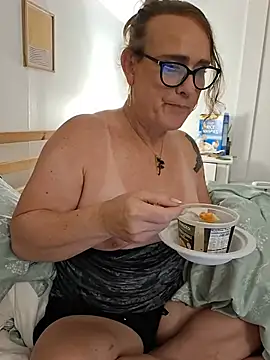 redladyblossom live cam on StripChat