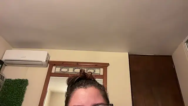 lolagirl7 live cam on StripChat