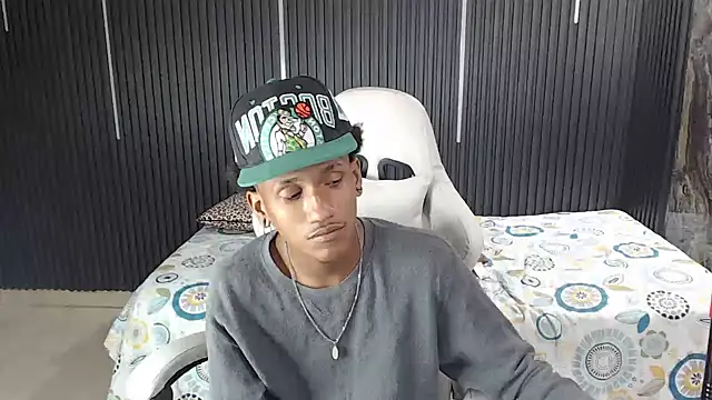 ManSant live cam on StripChat