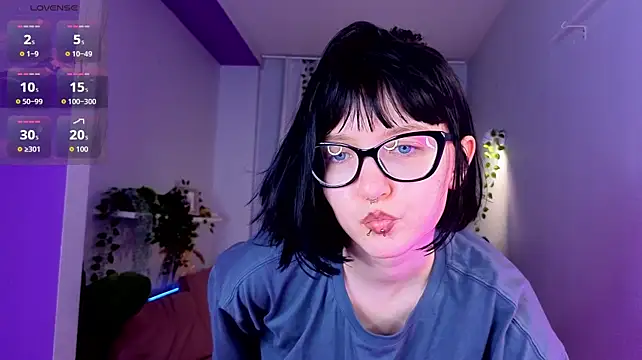 HazelTompson live cam on StripChat