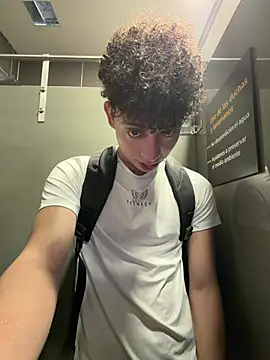 yoursexyjose live sex cam