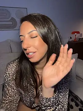 sissivienna (F young) - TIP 55TK FOR MYSTERY VID LT SNAP