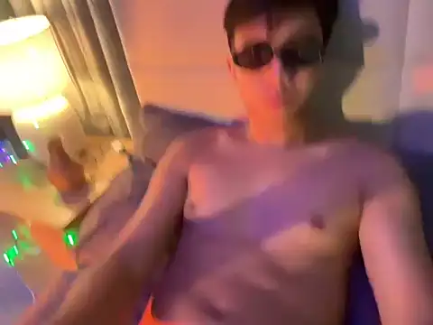 carlh_xxx (M twink) - be my baby