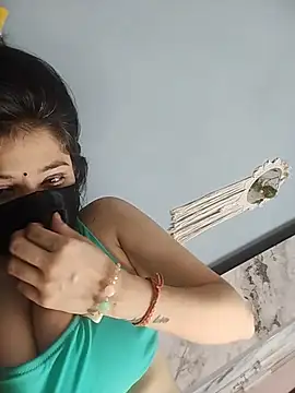 pari8822 (F young) - Boobs suck