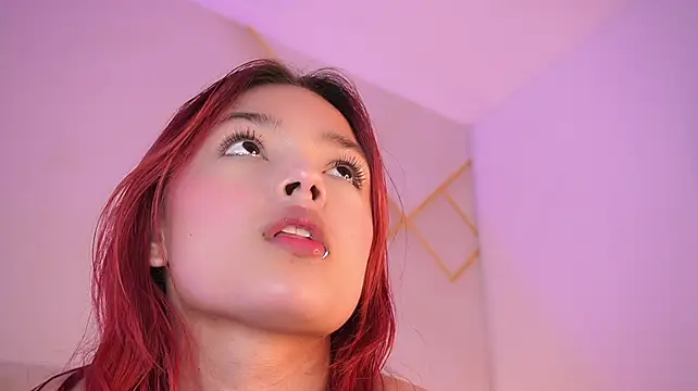 Martinaa_Garcia live cam on StripChat