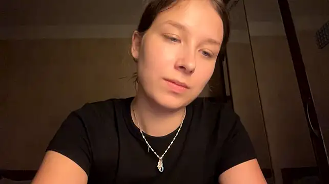 TarenOgilvie live cam on StripChat