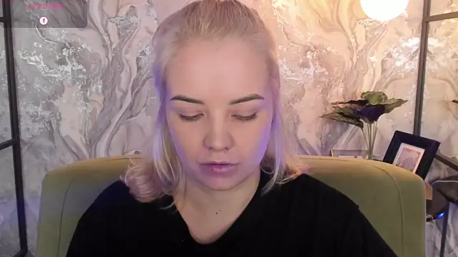 StephanieSweety live cam on StripChat