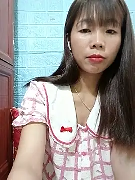 AmyLinee01 live cam on StripChat