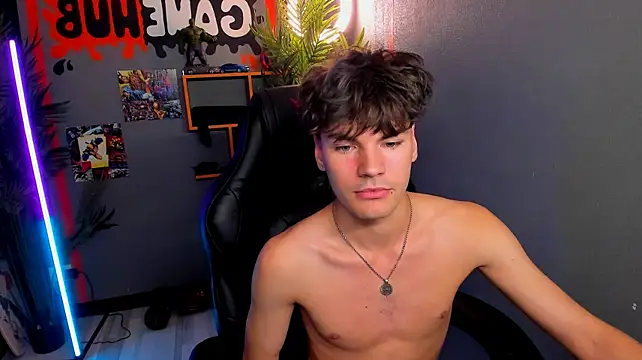 Kamal_Kramer live cam on StripChat