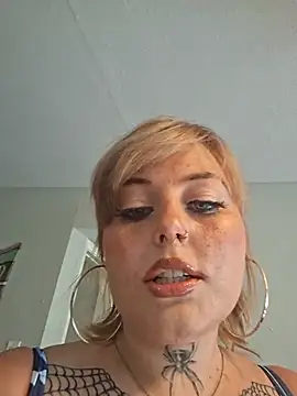 SpiderRose444 live cam on StripChat