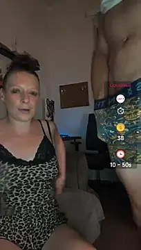 ZaramourXMrX live cam on StripChat