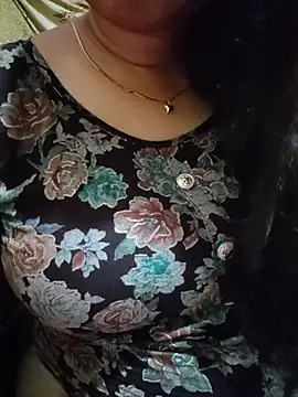 PARI51 live cam on StripChat