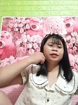 Xuka_lyss live cam on StripChat