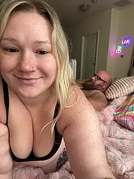 piggyrose (Ask my age) - SHOULD WE FUCK??