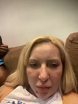 juuhschmitt (Ask my age) - Peladinha