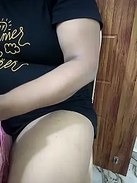 tamil_sumathi live cam on StripChat