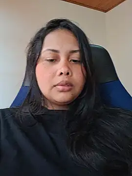 Alessandraa- live cam on StripChat