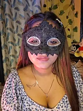 Kiara_97 live cam on StripChat