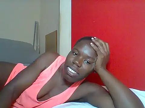Blacksexyqueen24 live cam on StripChat