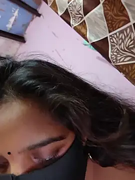 Sassy_kinjal live cam on StripChat
