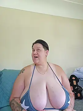 DevilDahm live cam on StripChat