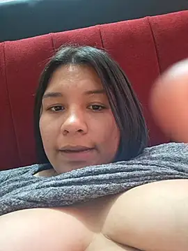 belen_green live cam on StripChat