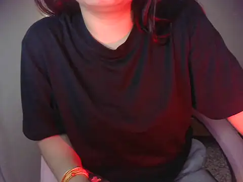 Kuchu_Puchu_ live cam on StripChat
