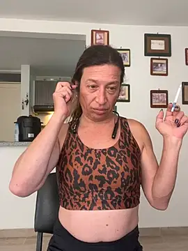 Gikitrans76 live cam on StripChat