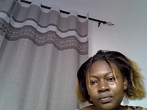 sexxytash live cam on StripChat