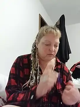 LiluLiluLilu live cam on StripChat