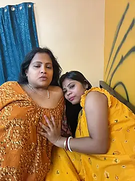 RedQQueen live sex cam