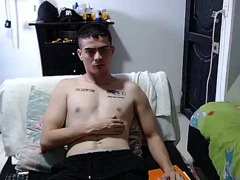 zac_efront's live room