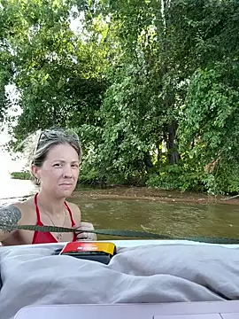 lilsexie01 (F milf) - LAKE DAY!!!!