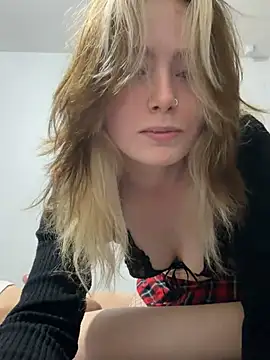 serena_t (G young) - Bounce and pinch boobs x