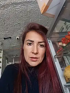 saray_hotty live cam on StripChat