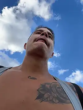 DOMINICKVEGAS77 live cam on StripChat