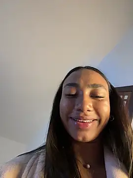 Mia-Lorette live cam on StripChat